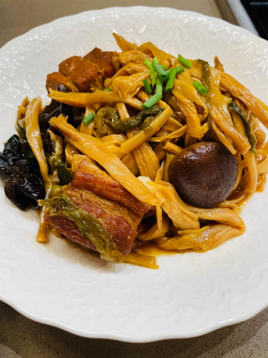 （家庭版）黄花菜炖肉的做法