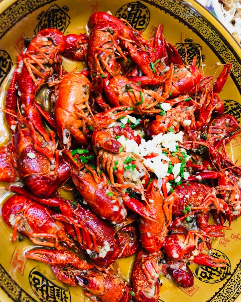 丁妈爱美食做的小龙虾