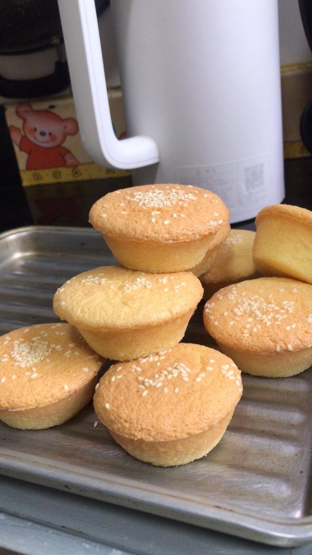 博博小饭饭做的无水无油脆皮蛋糕