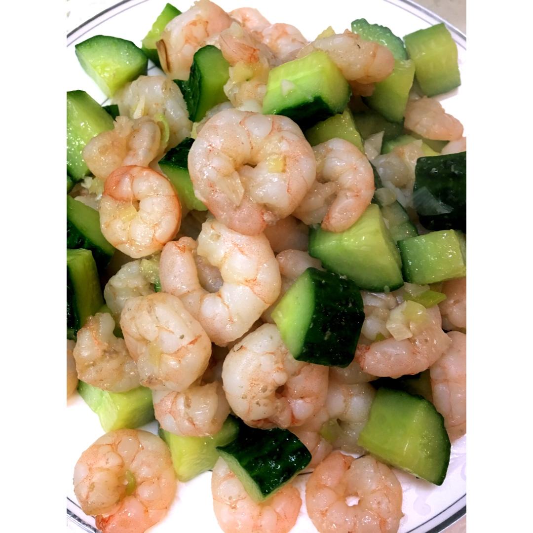 m小笨熊做的虾仁炒青瓜