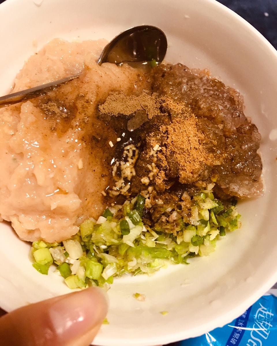 皮蛋猪肉大馄饨