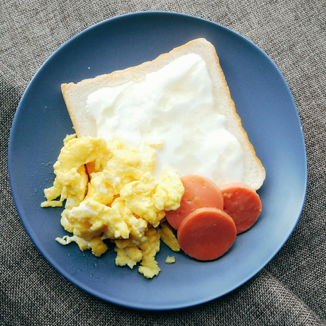 美好的早午餐自己做，Chilli Scrambled Eggs On Toast