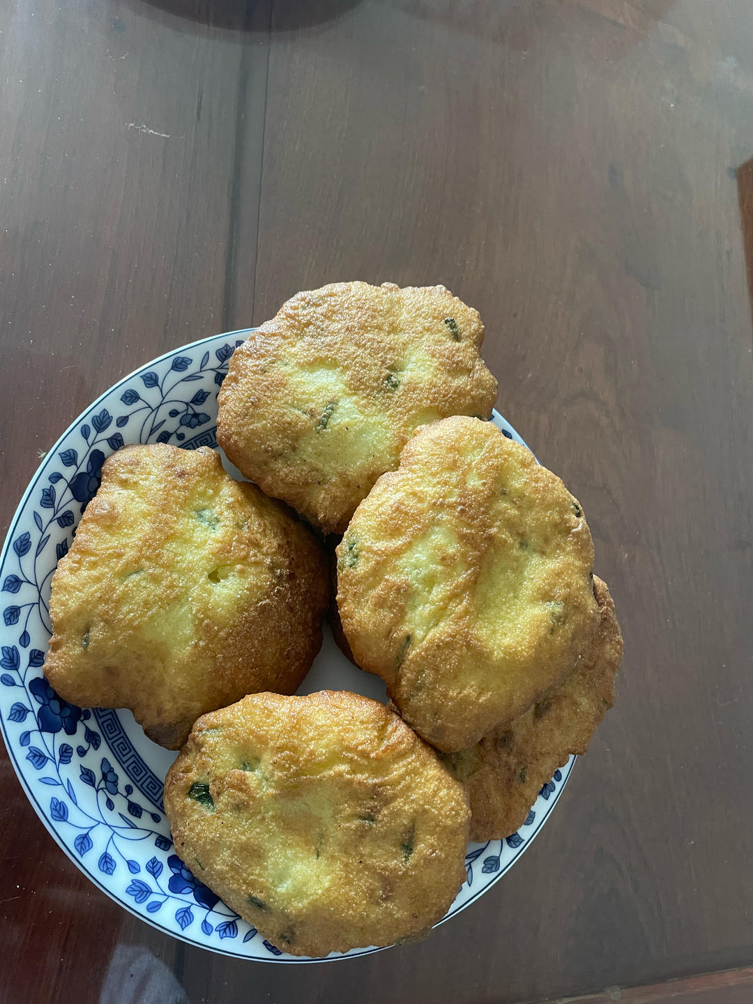味道媲美早餐店的葱香炸油饼 外酥里软凉了不硬 附细节视频详解