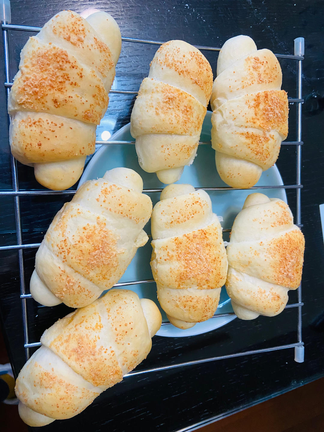 🥐蒜香芝士海盐卷                          小朋友都无法抗住的蒜香卷