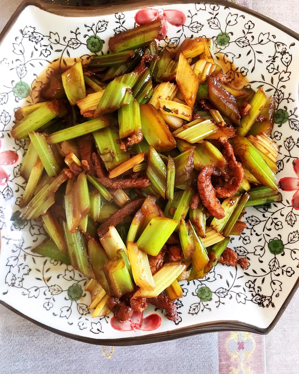 芹菜炒肉