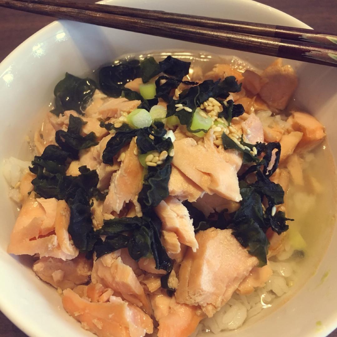 三文鱼茶泡饭