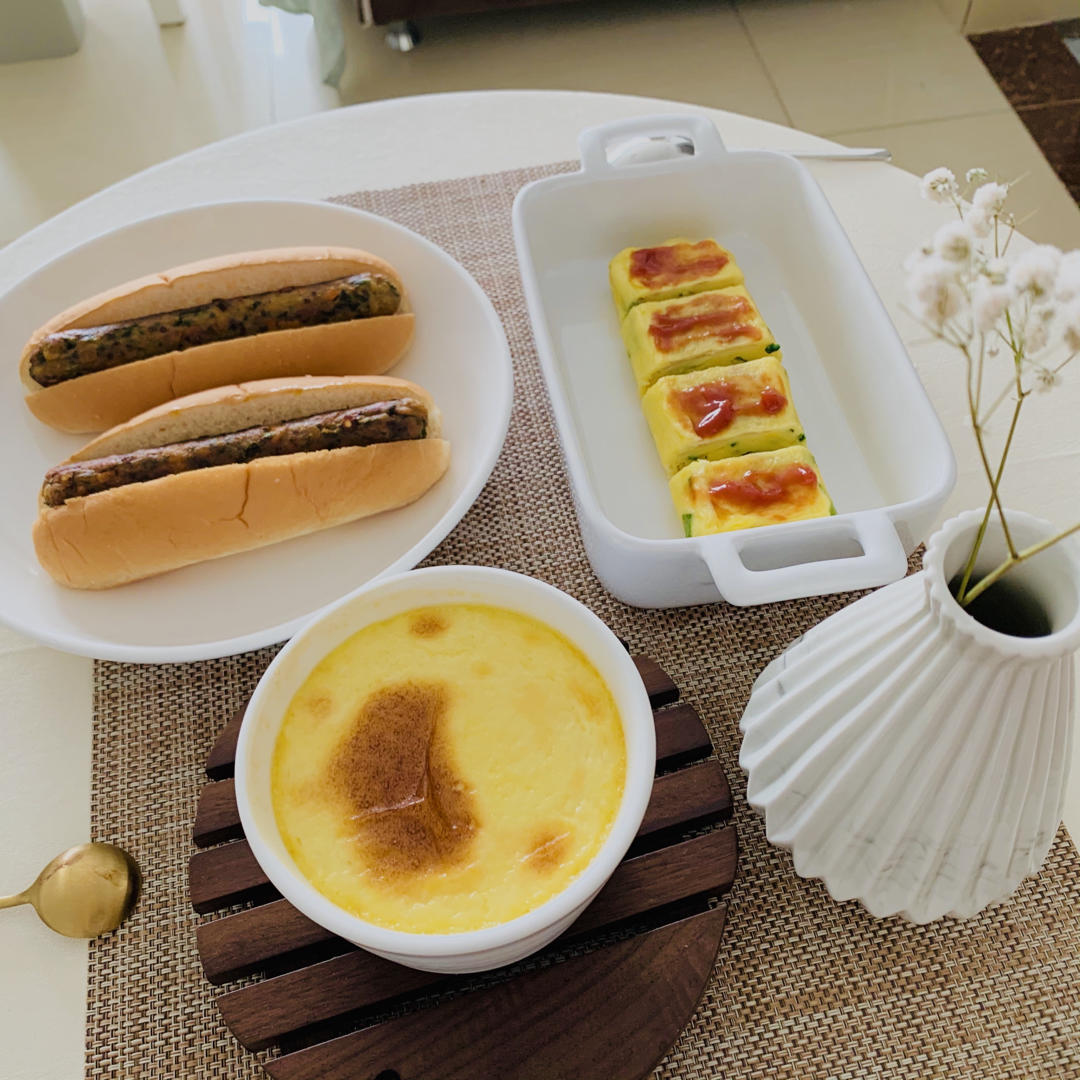 Crèmebrulée。法式烤布雷。焦糖布丁。