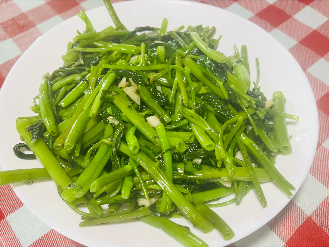 爆炒耗油空心菜
