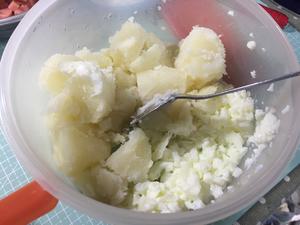 简单好吃的土豆泥的做法 步骤6