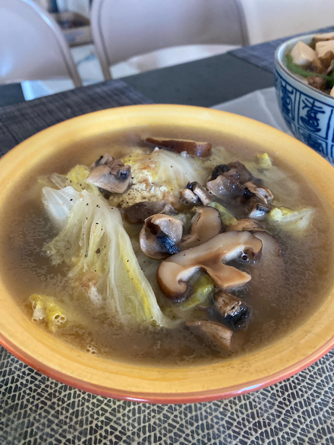 厨师长教你：“香菇白菜汤”的家常做法，简单易学营养美味
