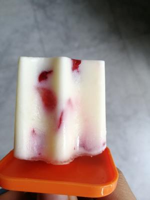 夏日系列：草莓棒棒冰的做法 步骤3