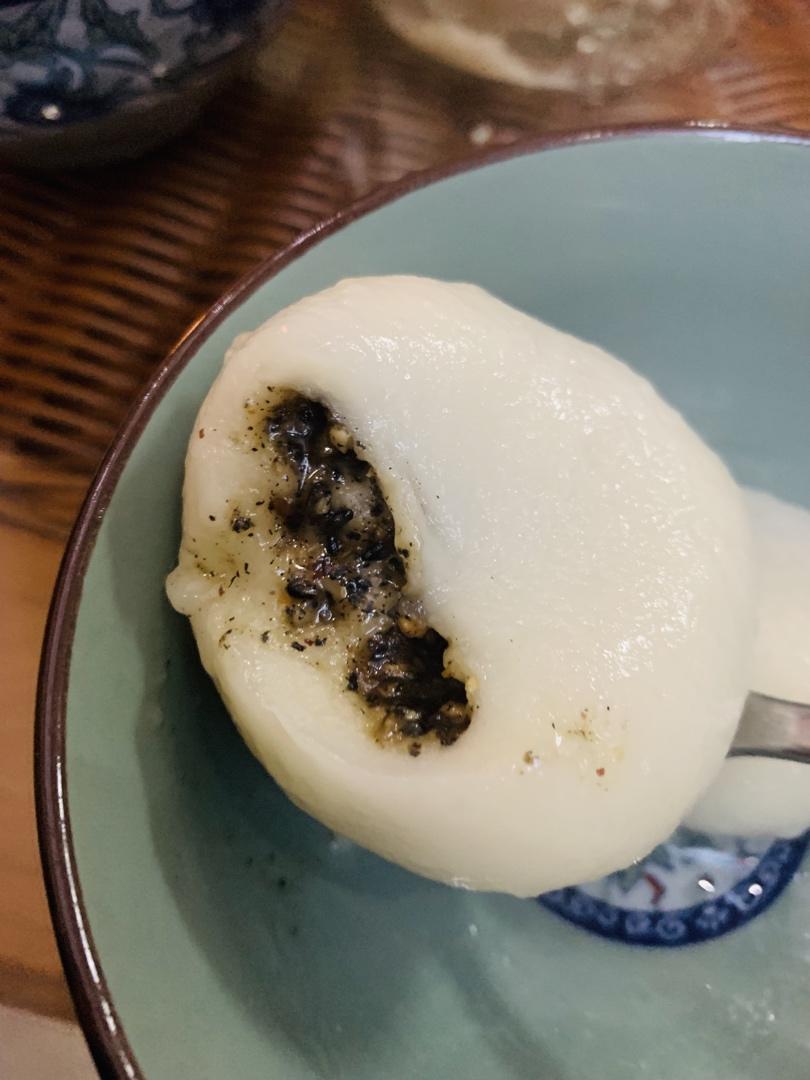 黑芝麻汤圆