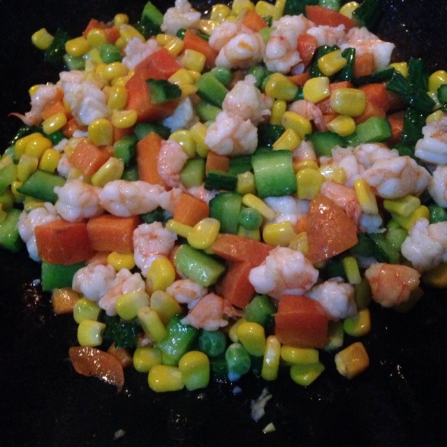 玉米豌豆胡萝卜炒虾仁