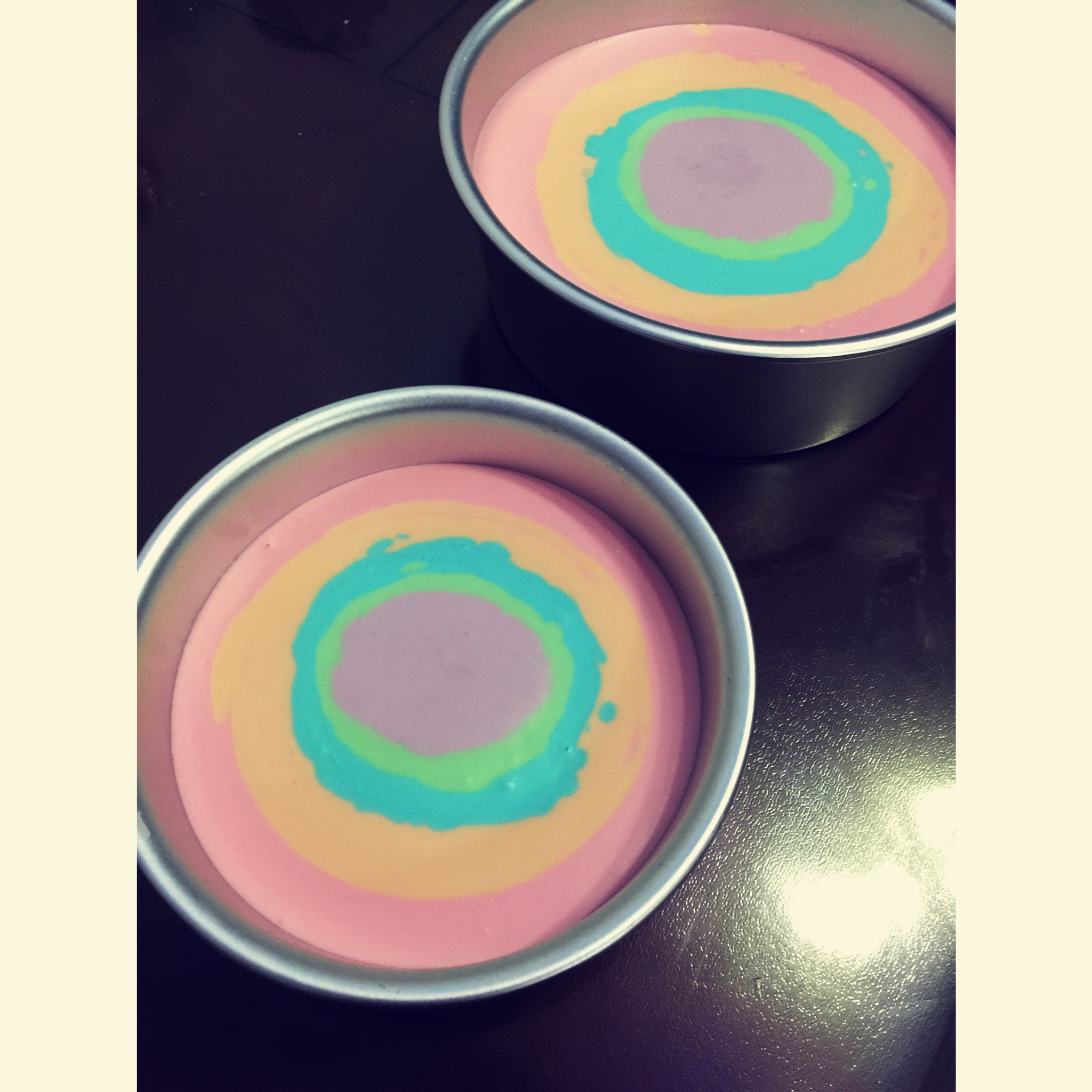 彩虹慕斯蛋糕
