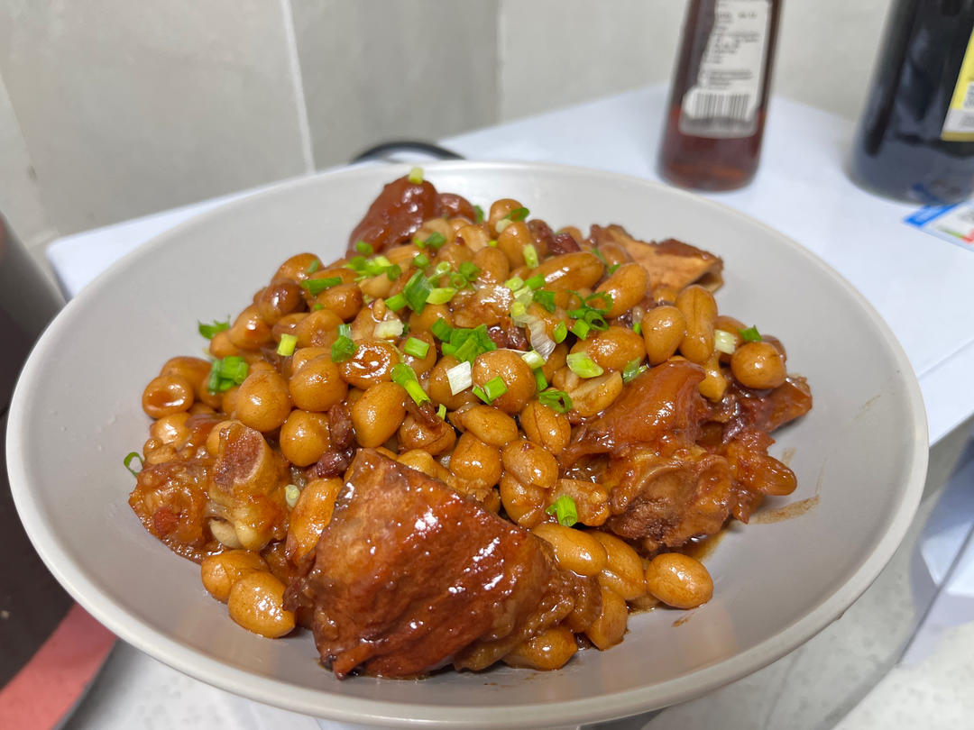 南乳花生猪脚煲