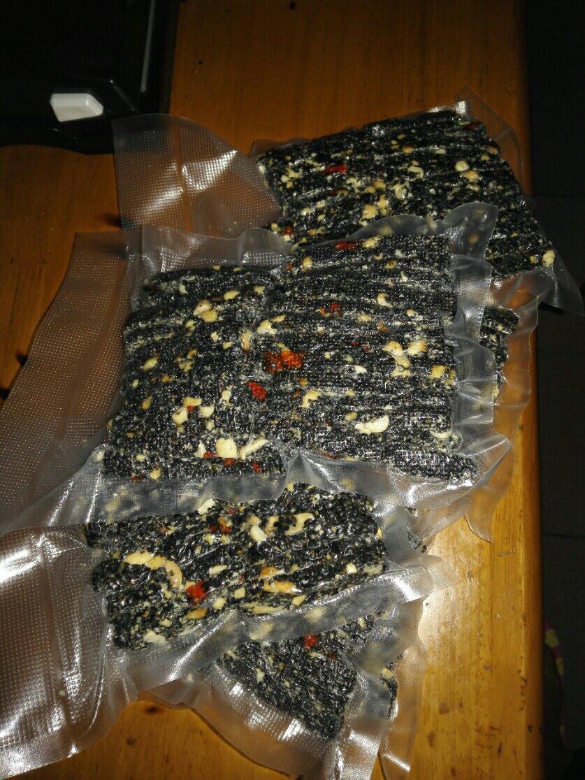 枸杞核桃花生黑芝麻片