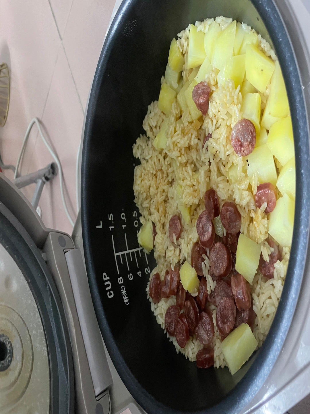 香绝了❗❗吃了还想吃的土豆腊肠焖饭❗❗