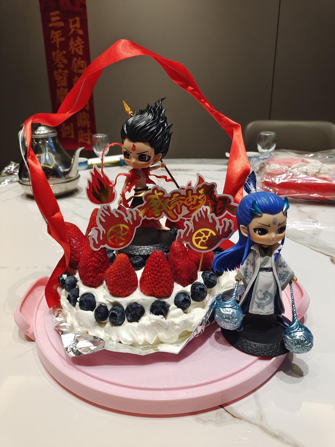新手必成8寸生日蛋糕（详细多图干货经验分享，解决戚风蛋糕塌陷，奶油饰面涂不好，烤箱温度不好掌握等各种问题）