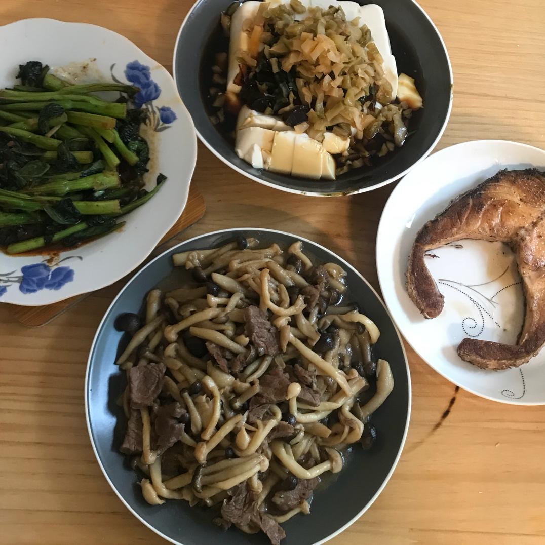 海鲜菇肉片