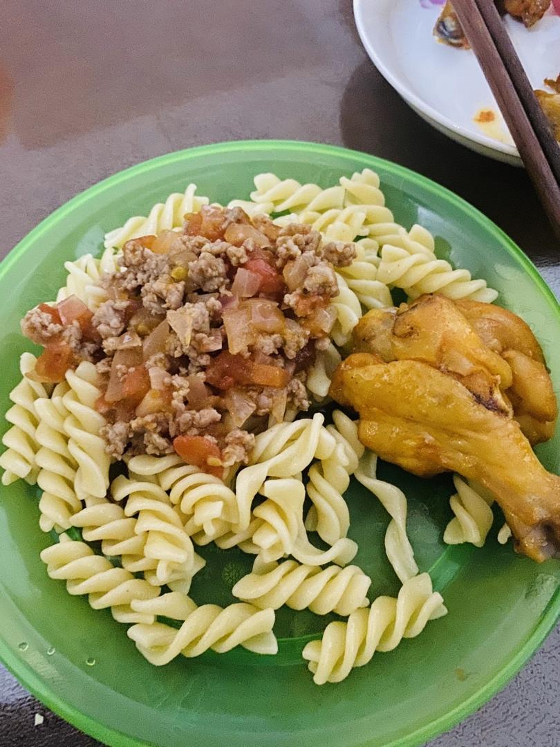 （完胜必胜客的）番茄肉酱意大利面～