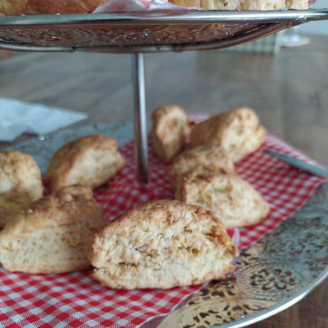 咸蛋黄肉松司康