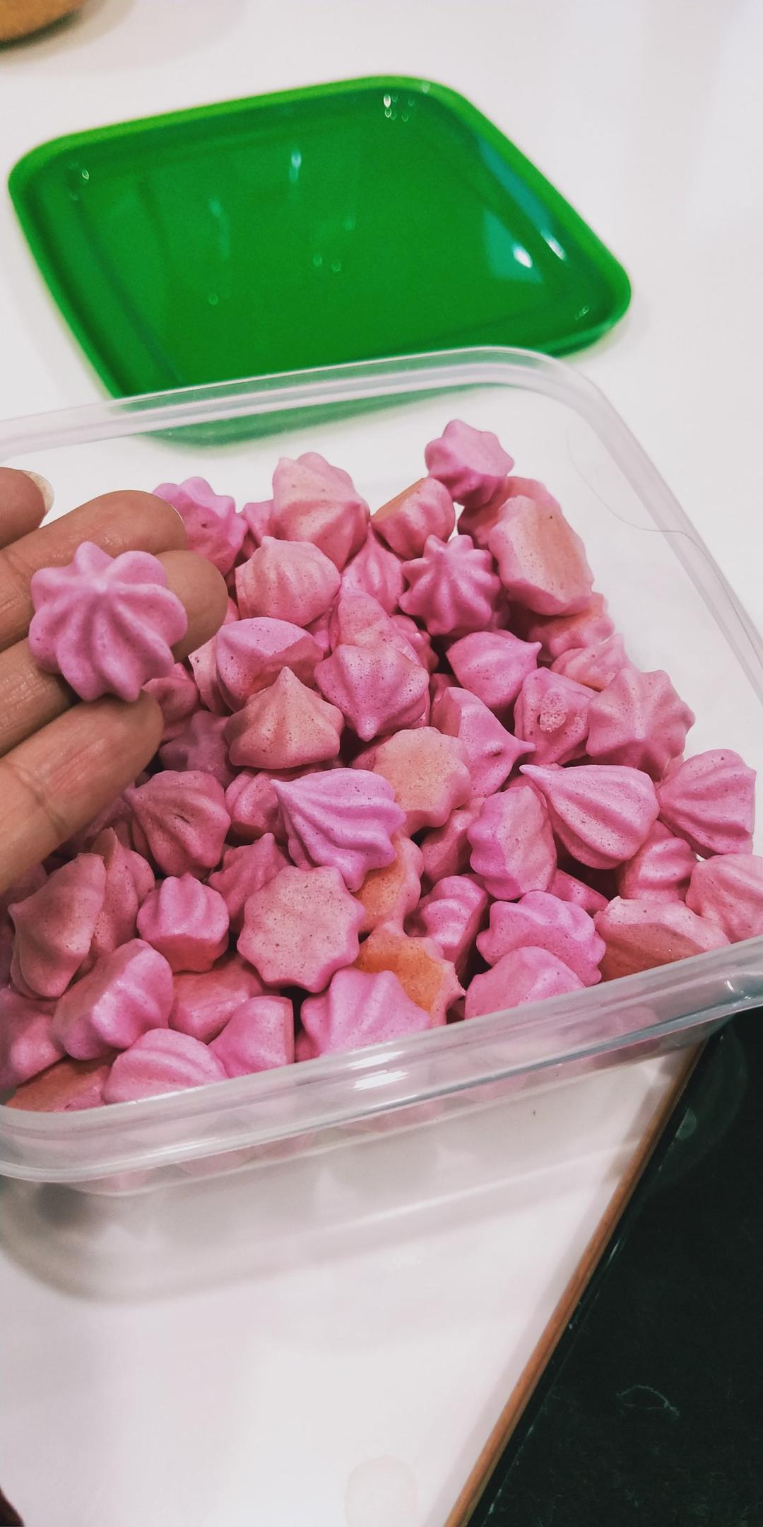 迷人的火龙果溶豆酸奶溶豆宝宝辅食