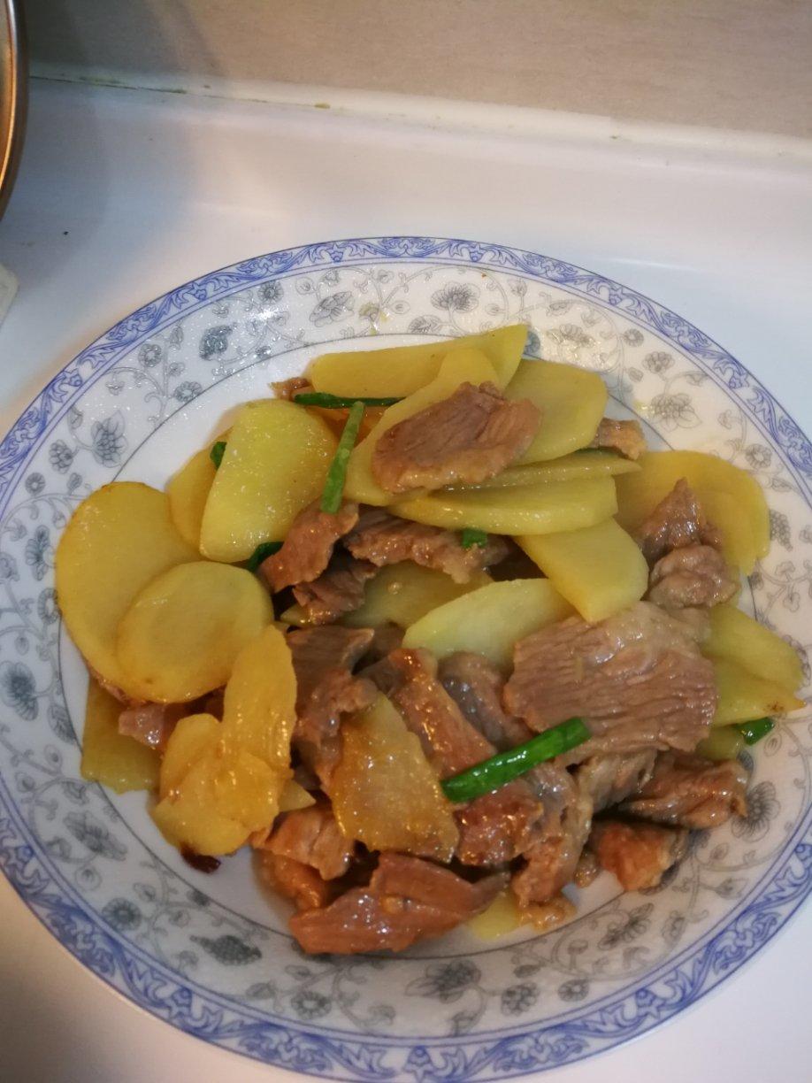 土豆炒肉片