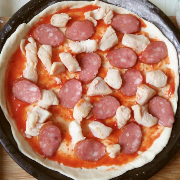 披萨披萨，最爱的薄底披萨～的做法 步骤3