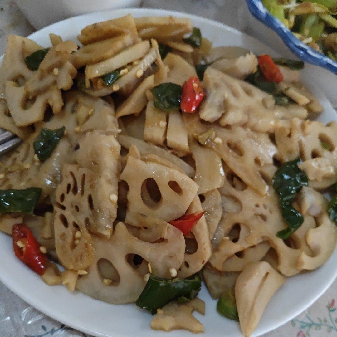 怎么炒，炒出来不发黑的香脆炒藕片