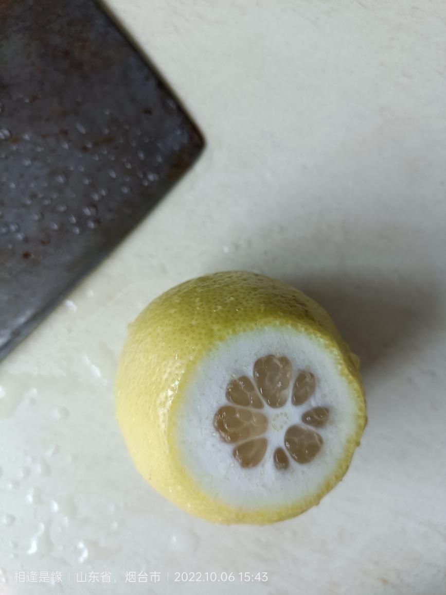 柠檬鸡爪的做法 步骤3