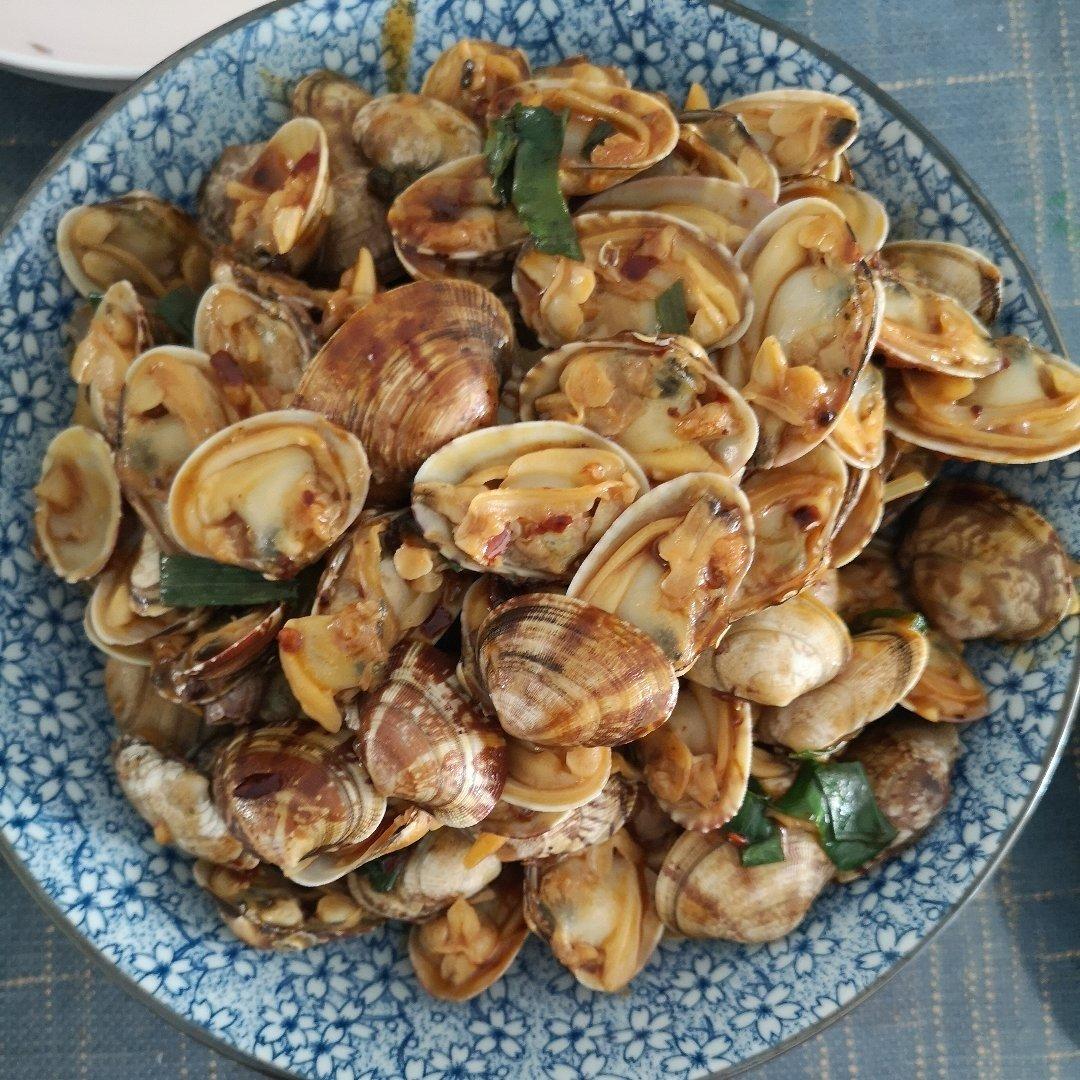蒜香炒花甲