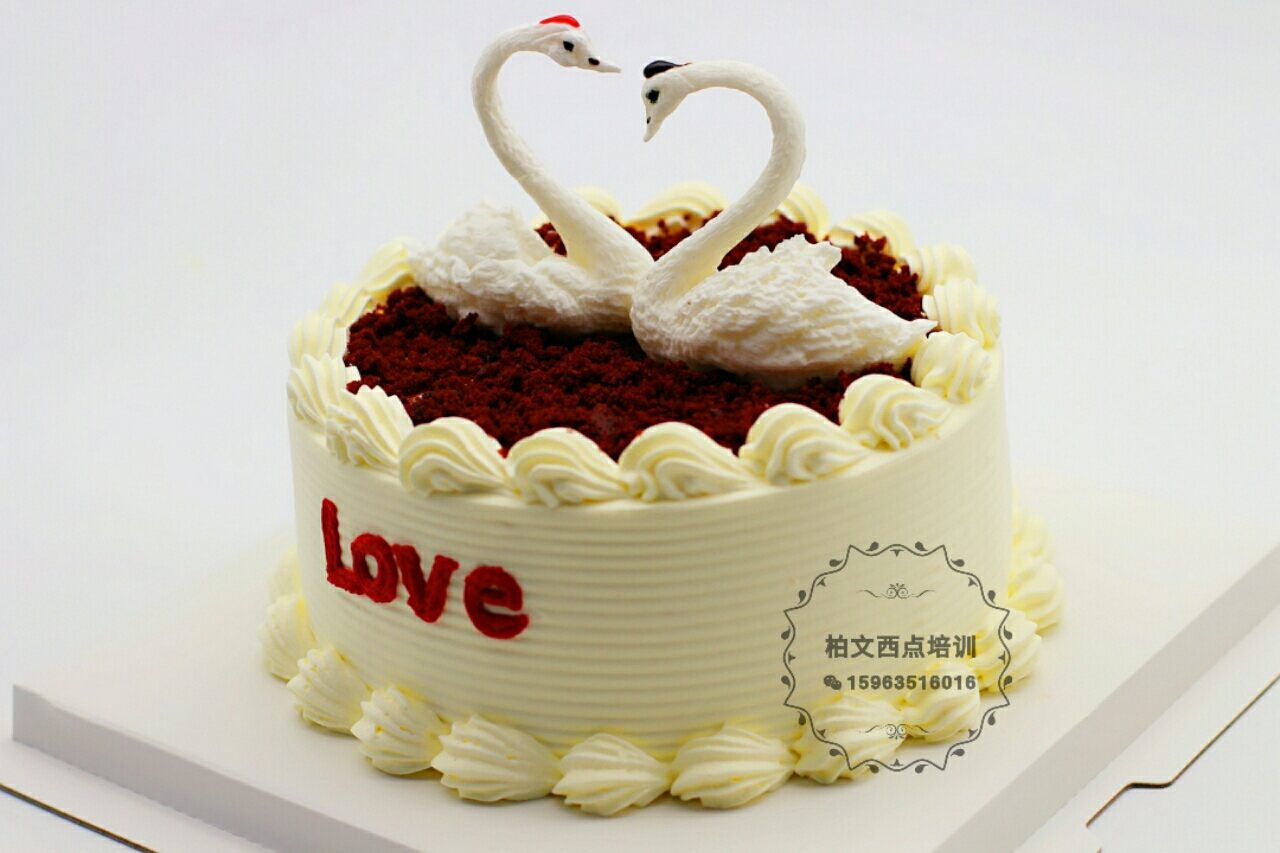 天鹅（LOVE）创意蛋糕的做法