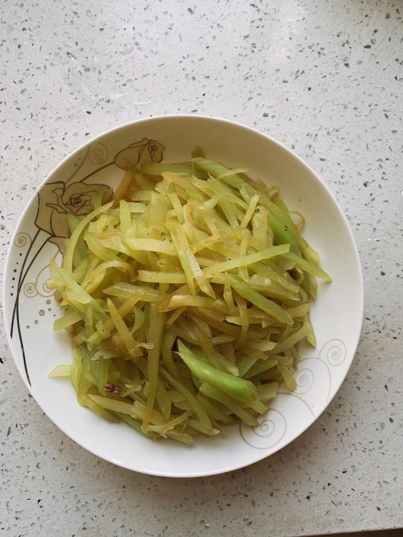 清炒莴笋丝