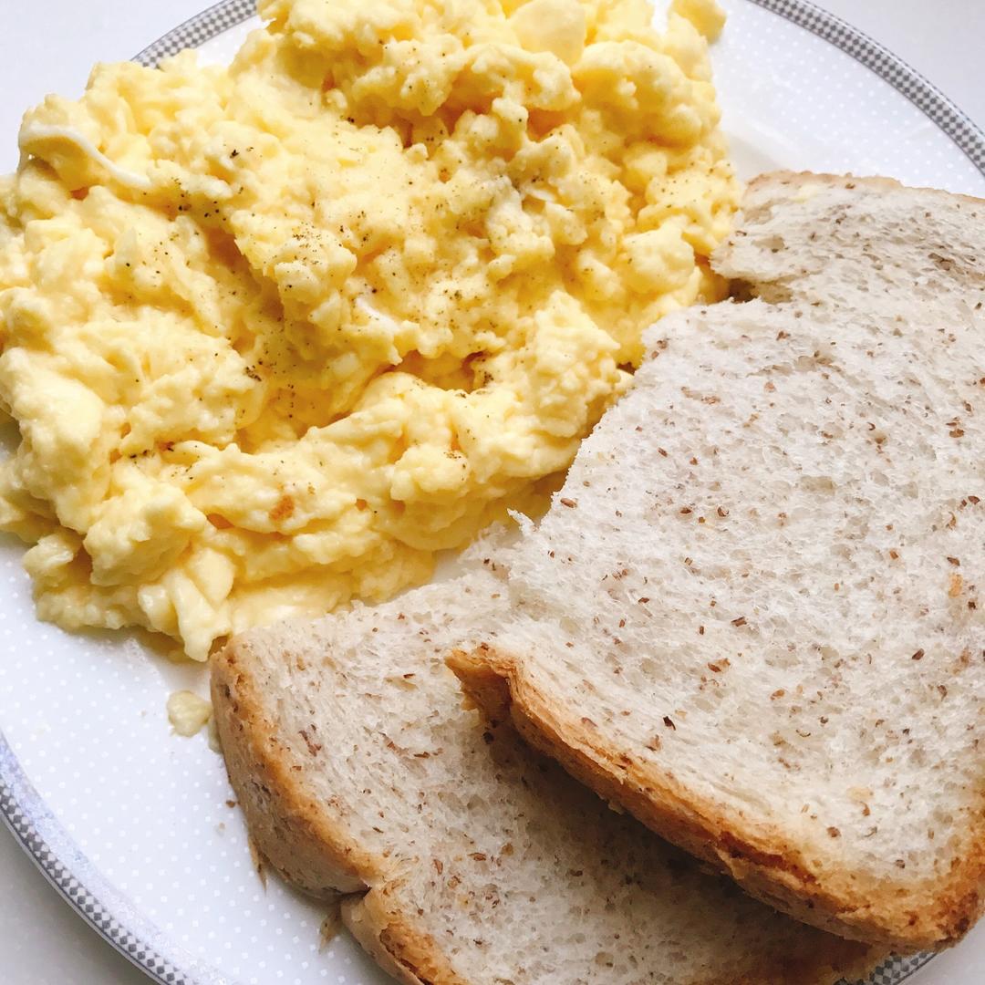美式炒蛋 scrambled eggs