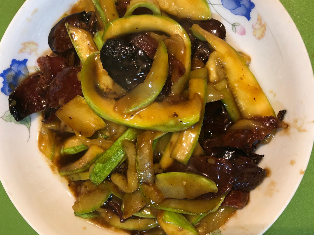 西葫芦炒腊肠