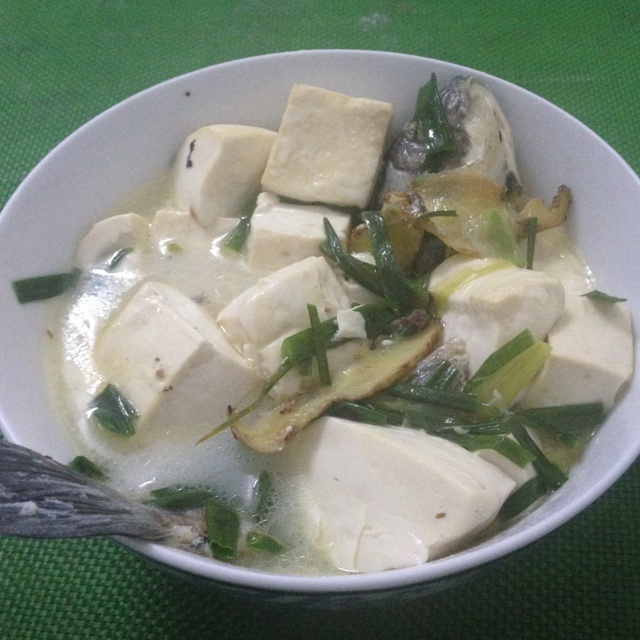 鲫鱼豆腐汤