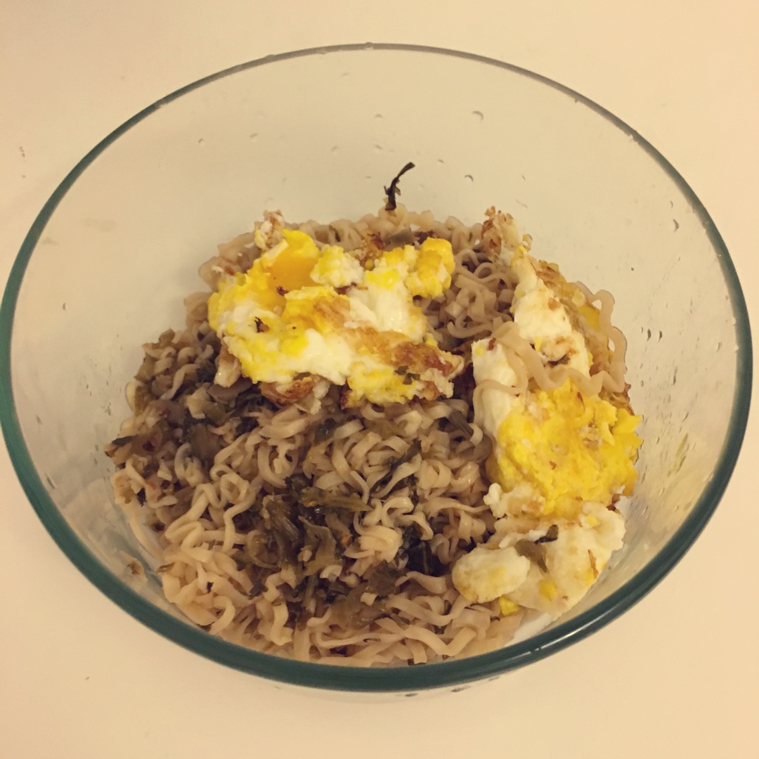 青菜鸡蛋方便面