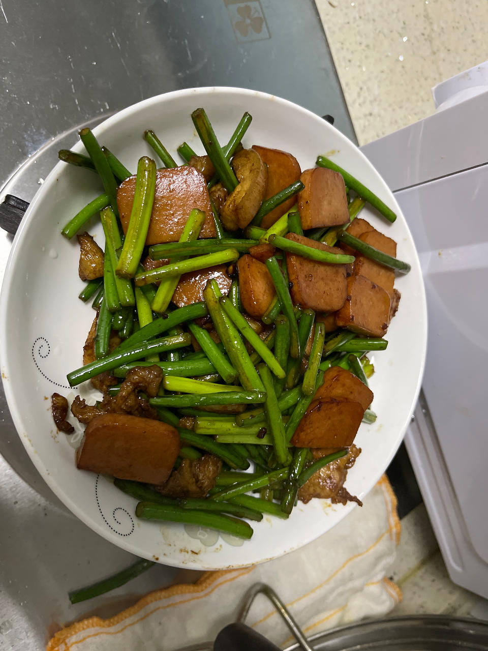 简单易做的下饭菜－蒜苔炒肉