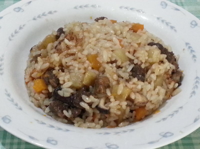 喷香羊肉焖饭