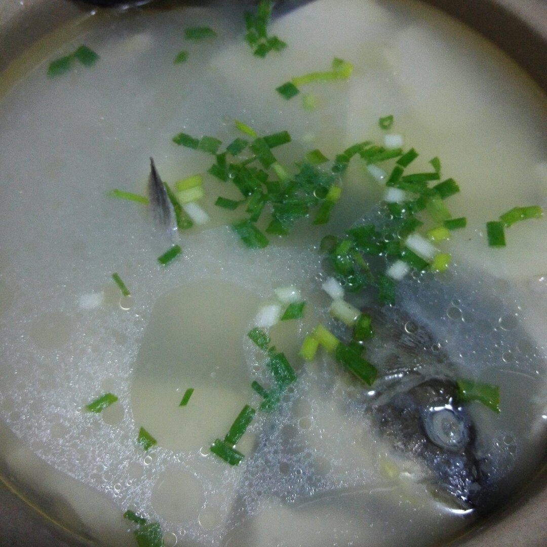 鲫鱼豆腐汤