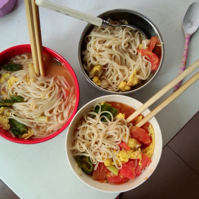 最家常的普通汤面——西红柿鸡蛋龙须面