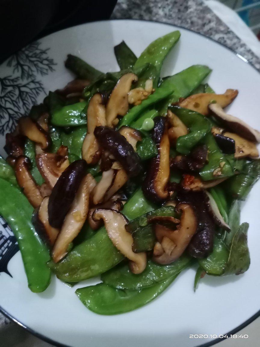 荷兰豆炒香菇