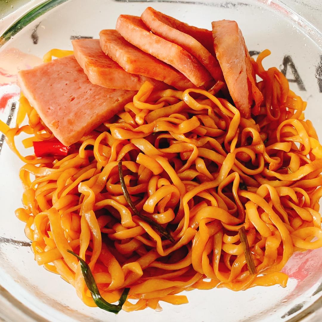 10分钟搞定的一碗葱油拌面