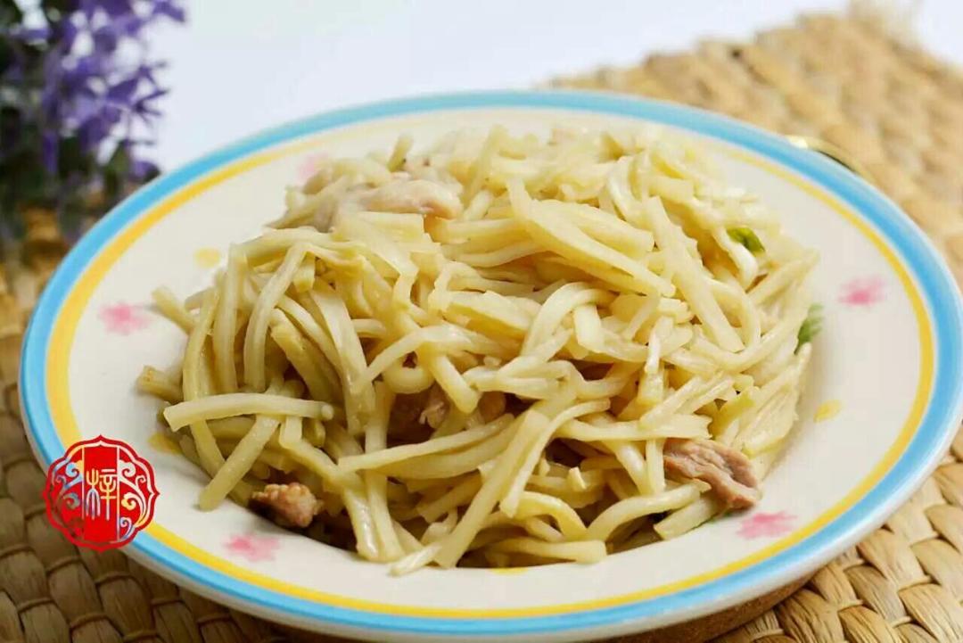 葫芦条炒肉的做法