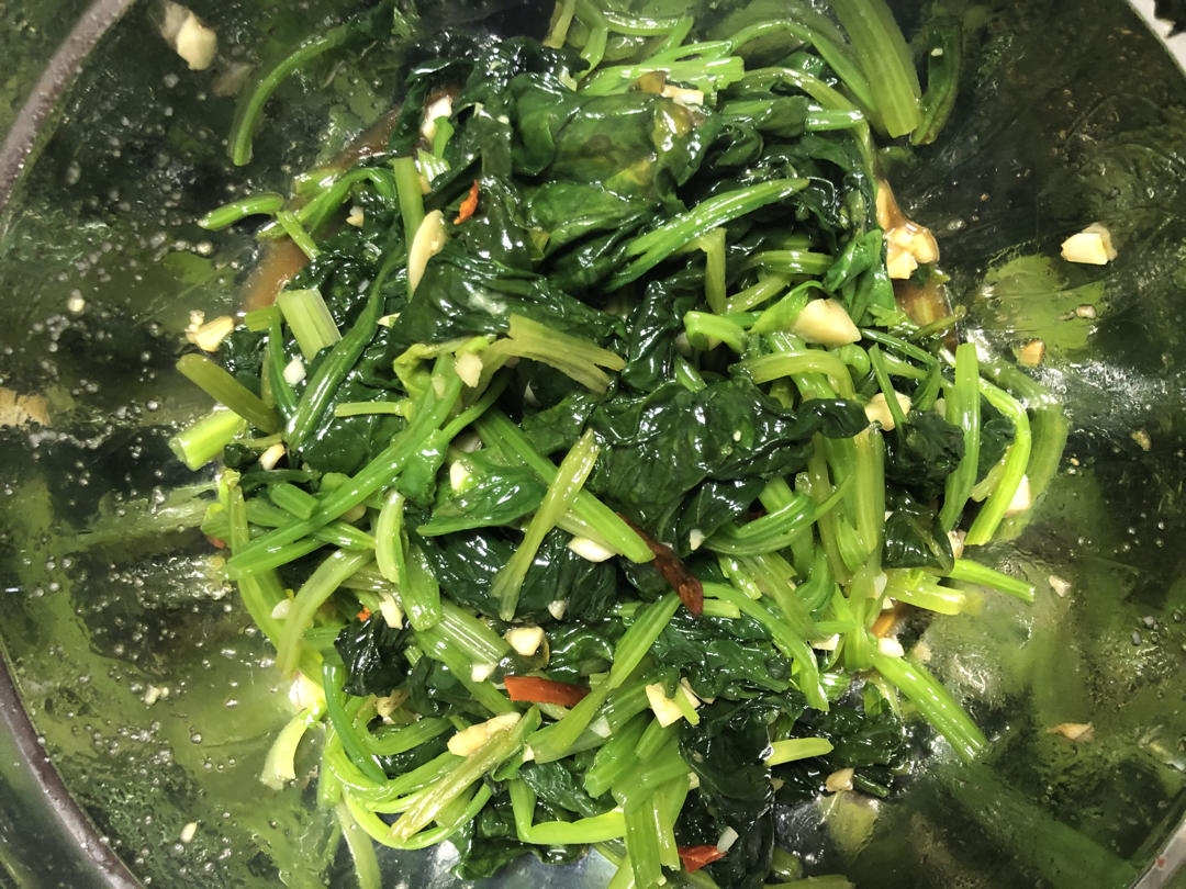 凉拌菠菜(家传秘方)