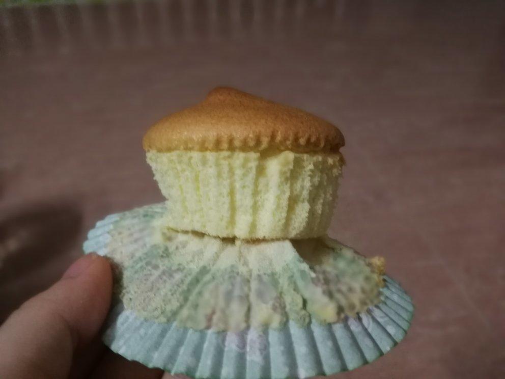 完美戚風杯子蛋糕（一定不会开裂的方法）