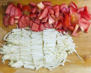 减肥减脂 | 番茄金针菇豆腐汤的做法 步骤2