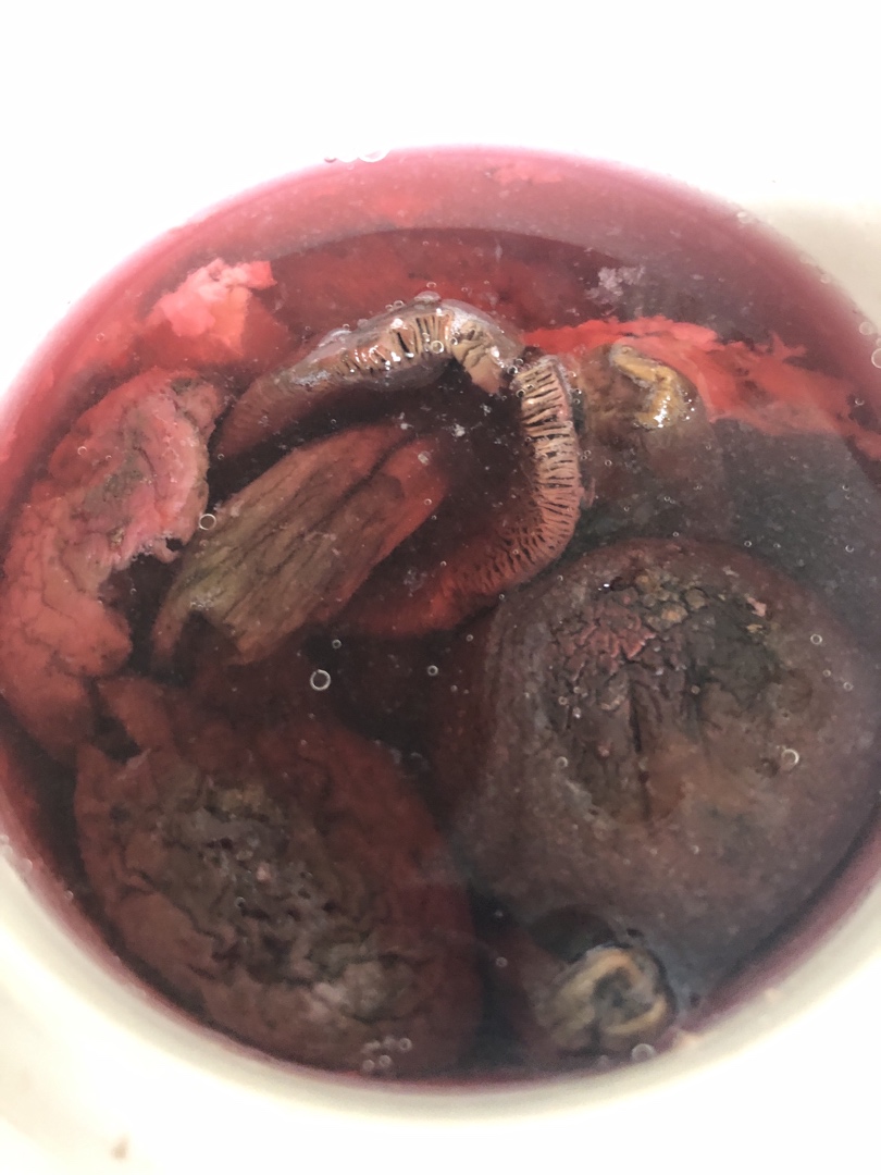 排骨红菇汤