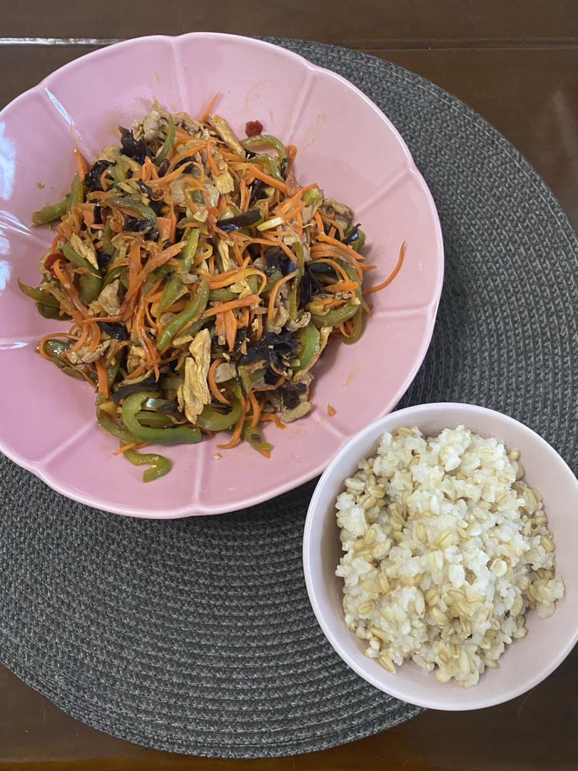 鱼香肉丝炒面（这样吃才够味儿）
