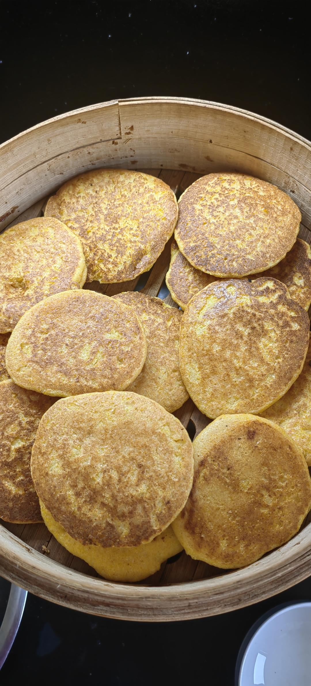二十年面点老师傅分享的「玉米面饼子」做法，玉米控抓紧收😄😄😄